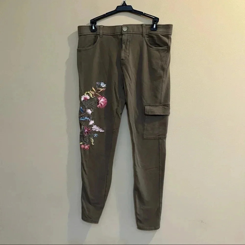 MATILDA JANE Camp Scouts Honor Pants Size Large L Embroidered Stretch Green